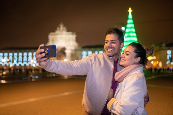 Stay Connected This Holiday Season Without Breaking the Bank