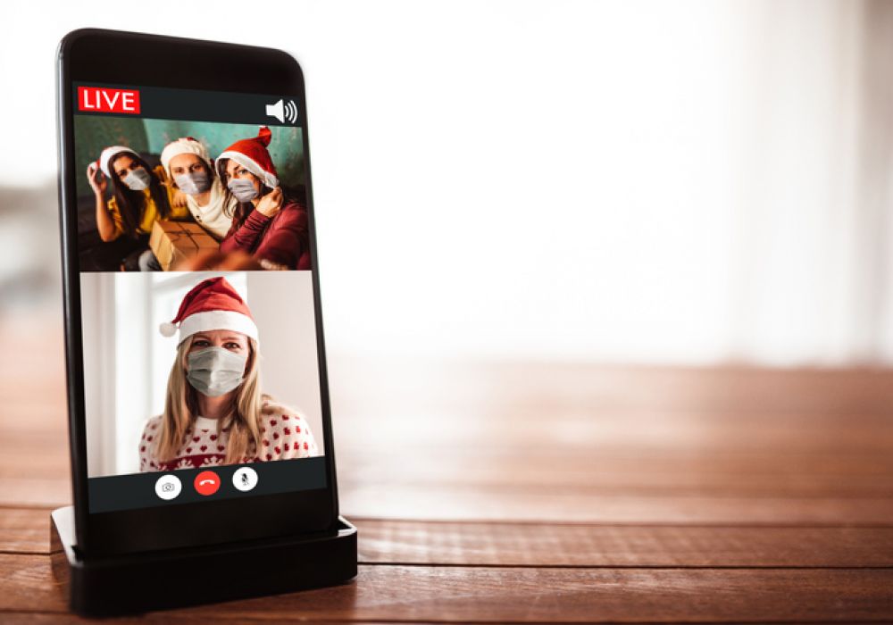 Ways to Stay Connected During the Holidays